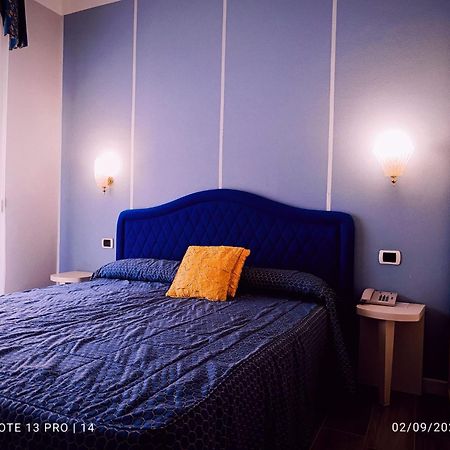 Hotel Il Gabbiano Cesenatico Esterno foto