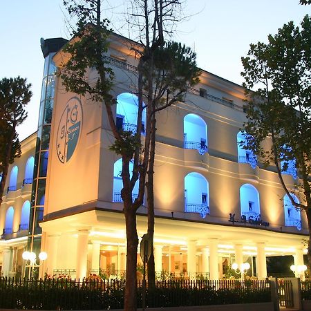 Hotel Il Gabbiano Cesenatico Esterno foto