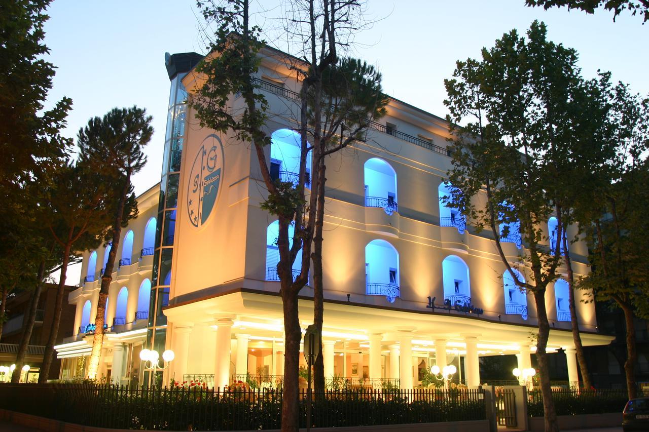 Hotel Il Gabbiano Cesenatico Esterno foto