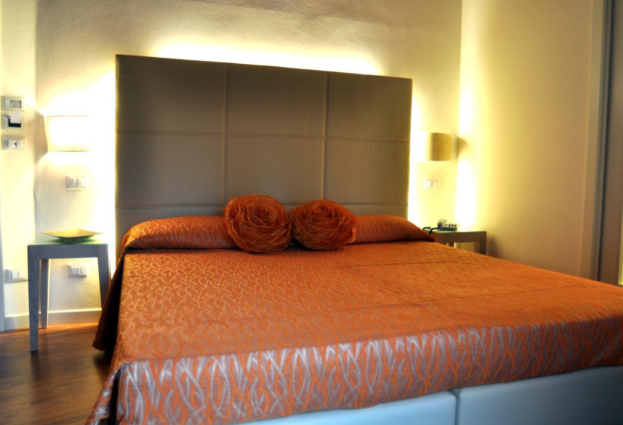 Hotel Il Gabbiano Cesenatico Esterno foto