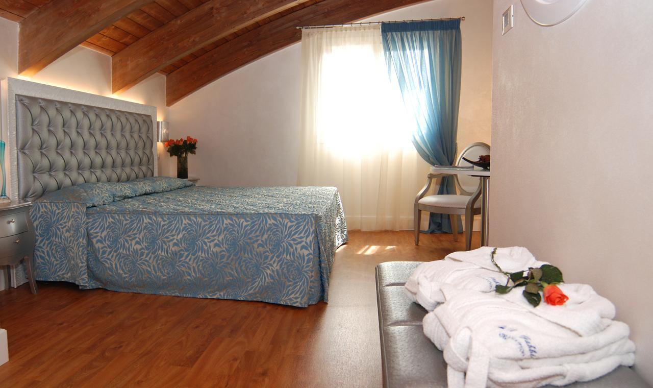 Hotel Il Gabbiano Cesenatico Esterno foto