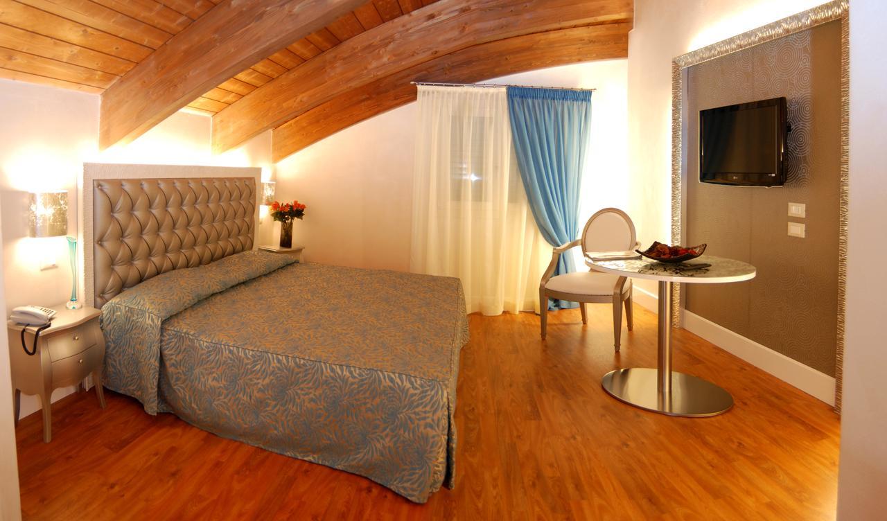Hotel Il Gabbiano Cesenatico Esterno foto