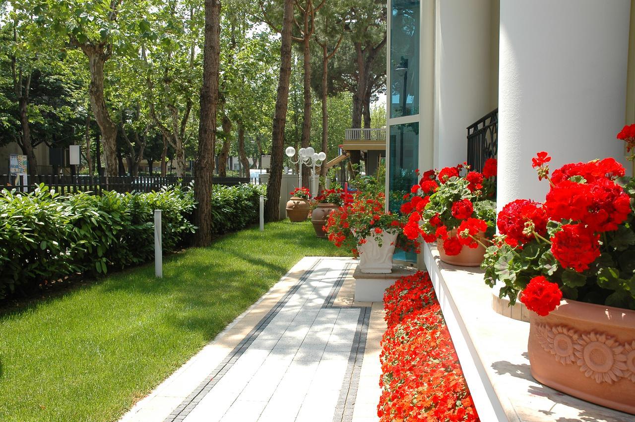 Hotel Il Gabbiano Cesenatico Esterno foto