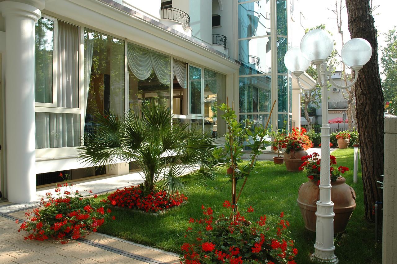 Hotel Il Gabbiano Cesenatico Esterno foto