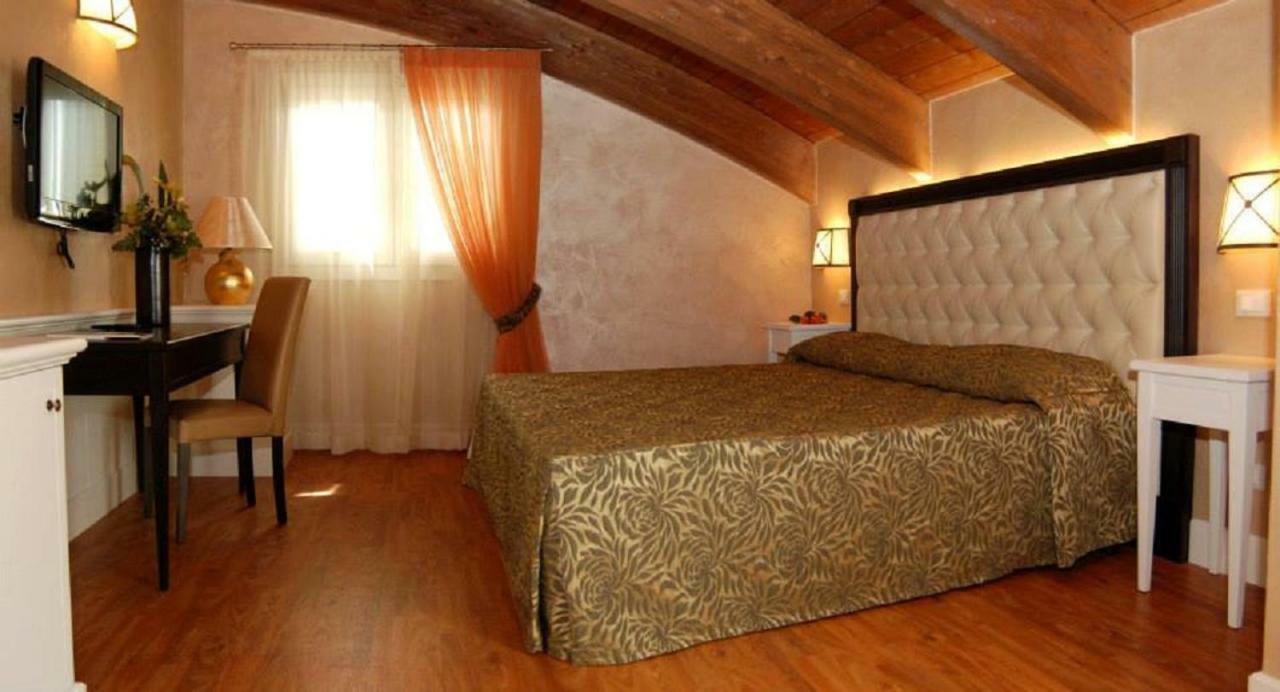 Hotel Il Gabbiano Cesenatico Esterno foto