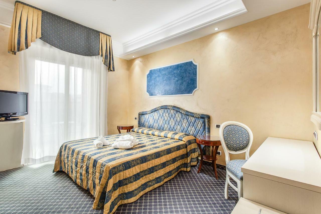 Hotel Il Gabbiano Cesenatico Esterno foto