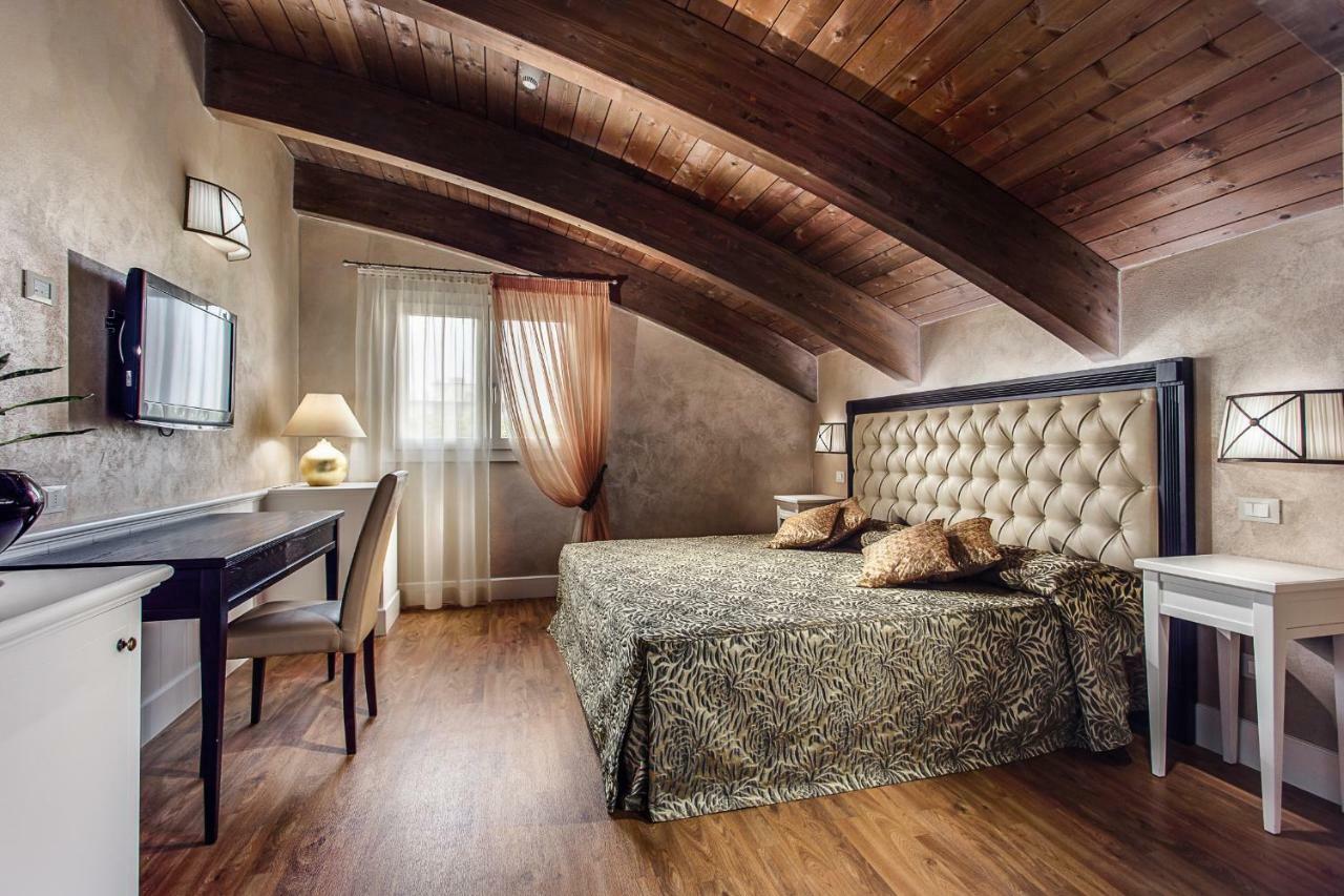 Hotel Il Gabbiano Cesenatico Esterno foto