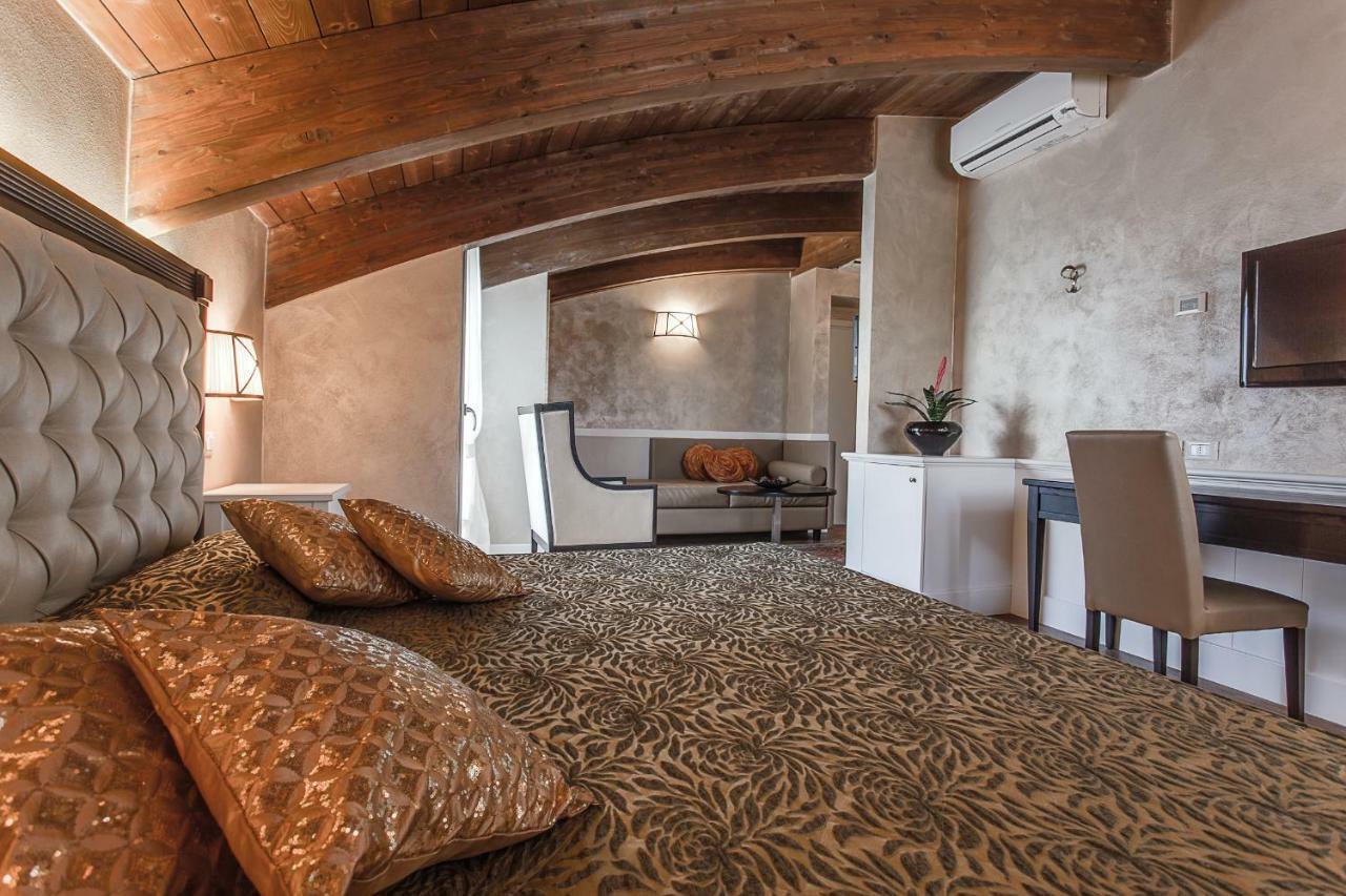 Hotel Il Gabbiano Cesenatico Esterno foto